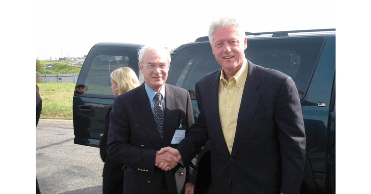 USA Vybor pre dohlad zahajil konanie voci Clintonovcom za pohirdanie Kongresom