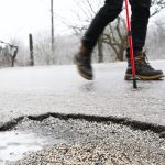 so snehovou pokrvkou treba v niektorych okresoch pocitat az do stvrtkoveho obeda