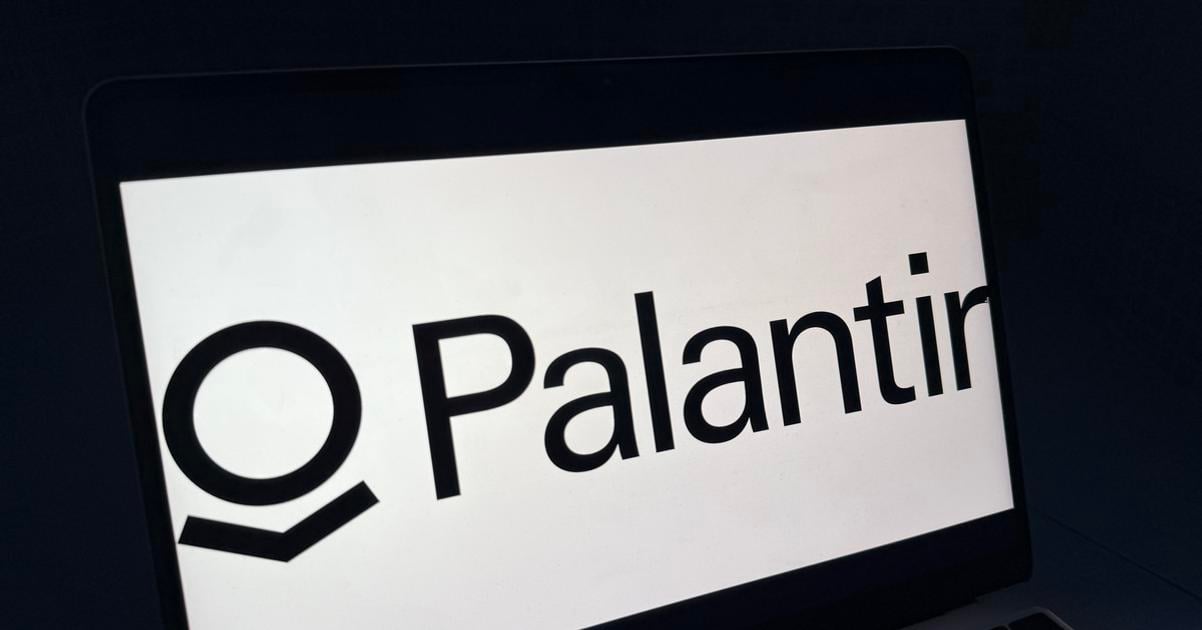 Algoritmy monitoruju aj policajtov Briti kritizuju dystopicke zmluvy s kontroverznou firmou