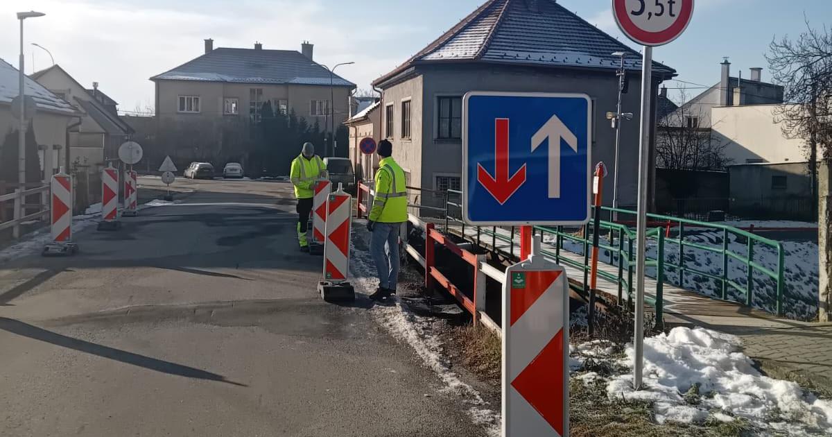Banovce nad Bebravou Mesto upravilo dopravne znacenie na moste na Farskej ulici