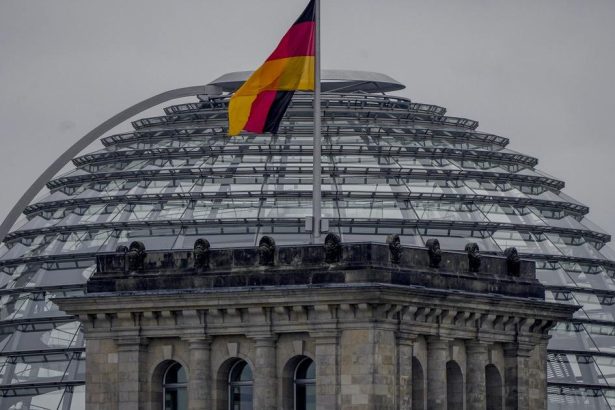 Bundestag po previerke zablokoval vstup siedmim zamestnancom