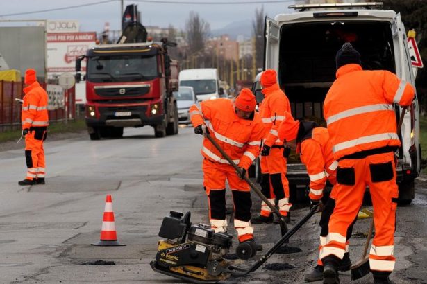 Kosice Mesto pokracuje v opravach vytlkoff ktore vznikli pocas tejto zimy