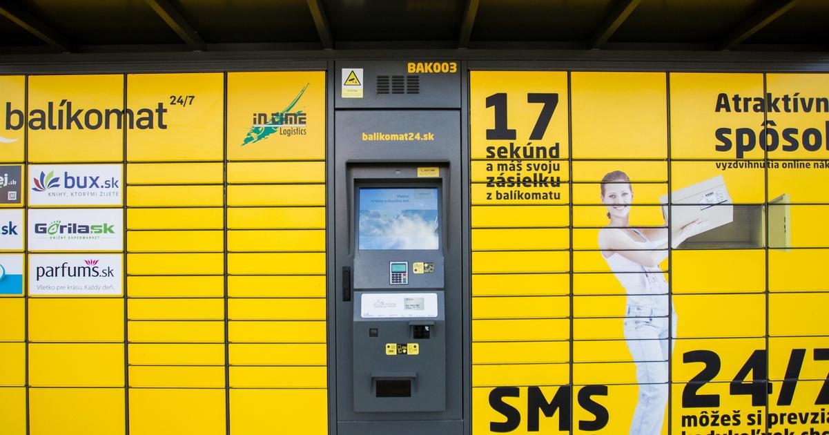 Kradez balikov z boxov sledovali policajti priamo na mieste pachatelov zadrzali