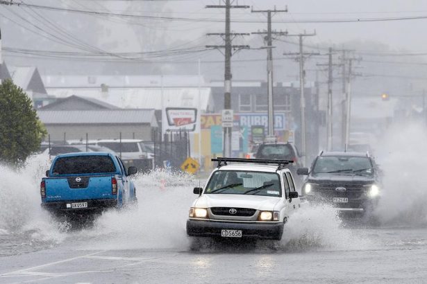 Lejak a vietor prerusili dopravu a dodavku elektriny na Novom Zelande
