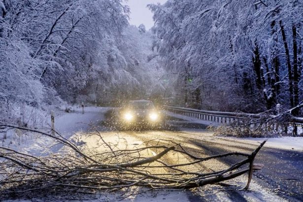 Madarsko Snezenie komplikuje dopravu v zapadnej casti havarovalo 16 autobusov