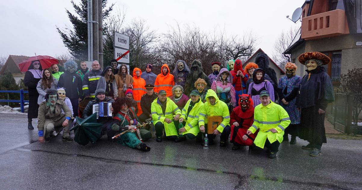 Malicka dedina podava ruku svojim menovcom na Ukrajine Nekupujeme municiu chceme pomoc trpiacim ludom