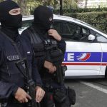 Na podporu policie vyslo vo Francuzsku do ulic 45 000 ludi