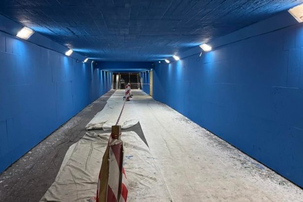 Obnovuju podchod pod Hasicskou ulicou pribudnu lightboxy a kamenne mur nasvietia