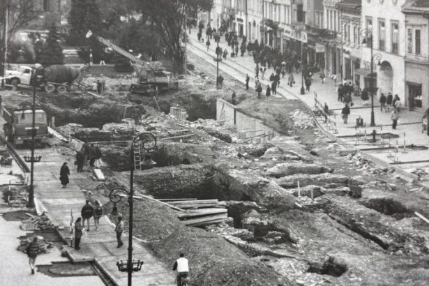 Plesne skrabali vytvarali sa kvaple Cast Hlavnej otvoria ako konzervu pre stary problem