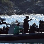 Po potopeni clnu v Egejskom mori zahynuli traja migranti styria su nezvestni