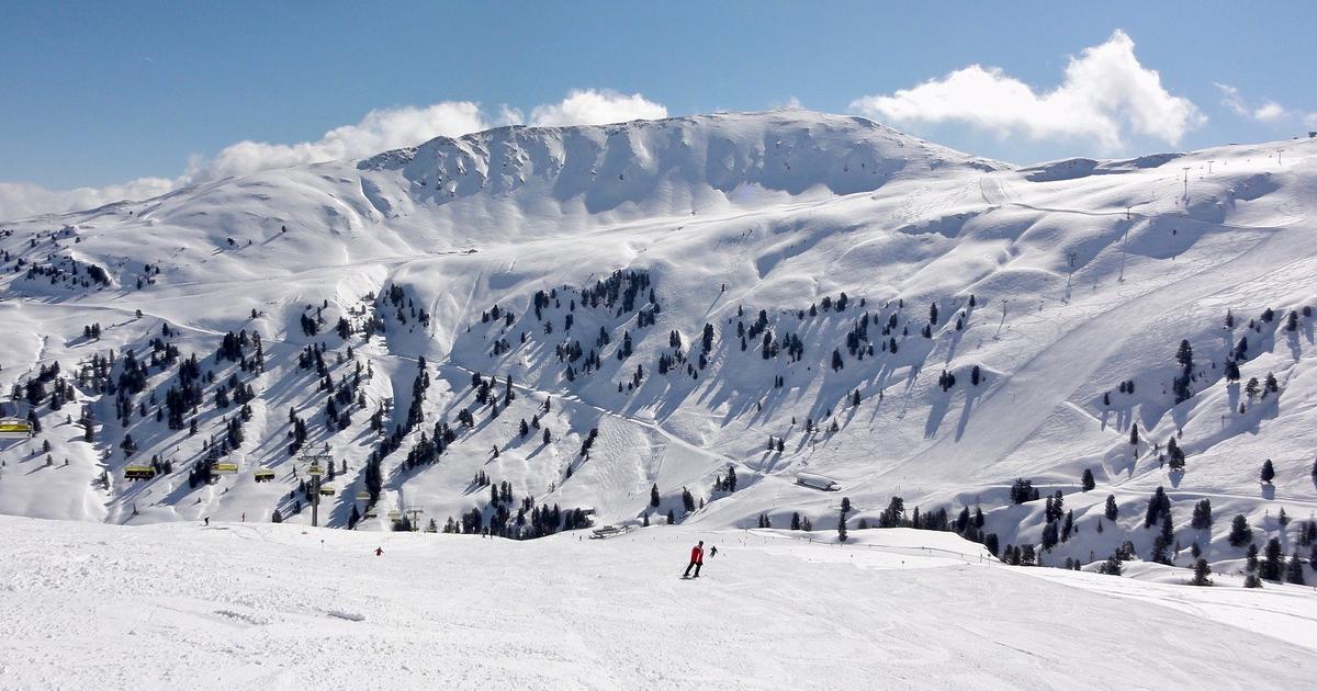 Po silnom snezeni pretrvava v Alpach riziko lavin