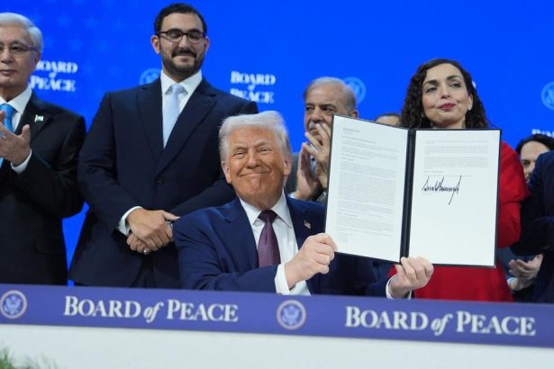 Rada mieru pre Pasmo Gazy vyzbierala sedem miliard Trump hovoril o futbalovych ihriskach