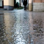 SHMU varuje pred poladovicou v niekolkych okresoch SR a silnym vetrom na zapade