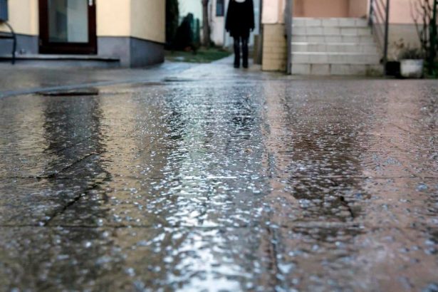 SHMU varuje pred poladovicou v niekolkych okresoch SR a silnym vetrom na zapade