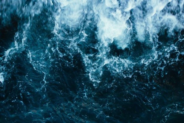 Tmave vlny mozu vniest do oceanu tmu aj na niekolko mesiacov novy vyskum odhalil co ich pohana