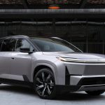 Toyota Highlander sa v novej generacii vyznamne zmenila uz nema spalovaci motor