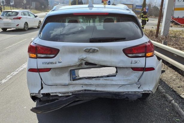 V Kosiciach doslo k zrazke troch aut nehoda si vyziadala aspon jedneho zraneneho