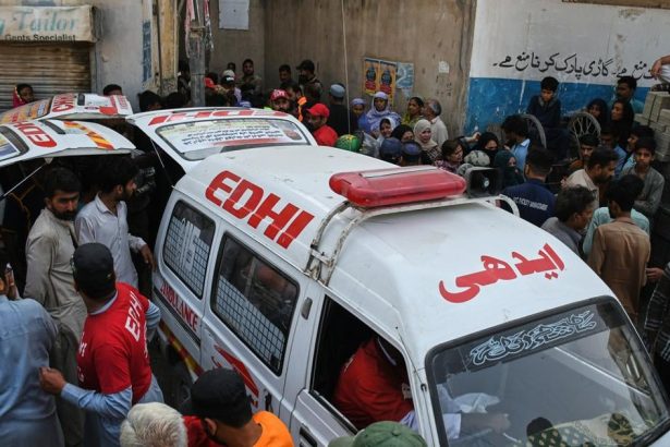 Vybuch v Pakistane sposobil kolaps budovy 16 ludi prislo o zivot