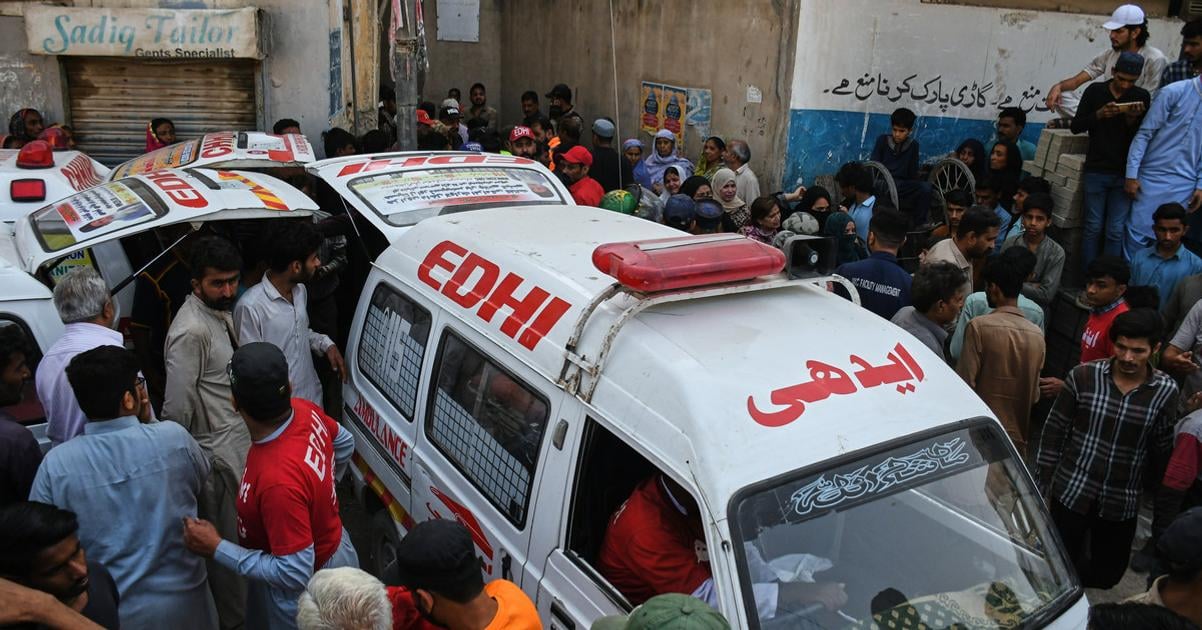 Vybuch v Pakistane sposobil kolaps budovy 16 ludi prislo o zivot