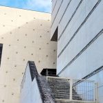 Z divadla uz roky pada obklad terasy su uzavrete zupa caka na schvalenie penazi firmu vybrali uz vlani