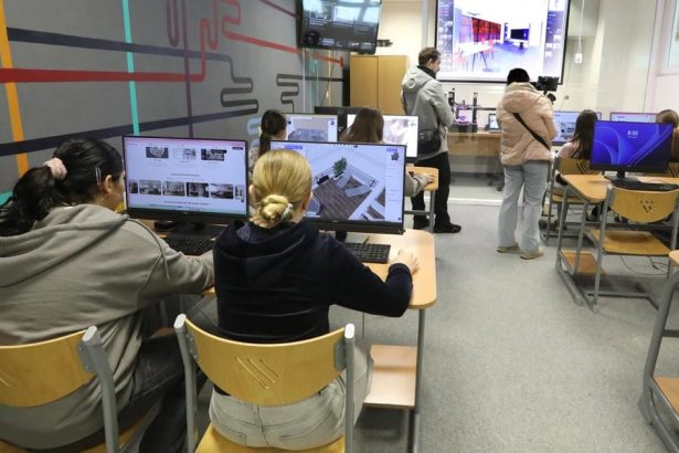 Zakladne skoly maju posledne hodiny na zaslanie e prihlaskov Rodicom prichadzali zmatocne e maily