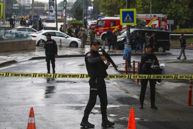 nehoda autobusu v turecku si vyzadala osem obeti