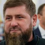 Adam Kadyrov sa po smrtelnej autonehode v Groznom opat ukazal na verejnosti