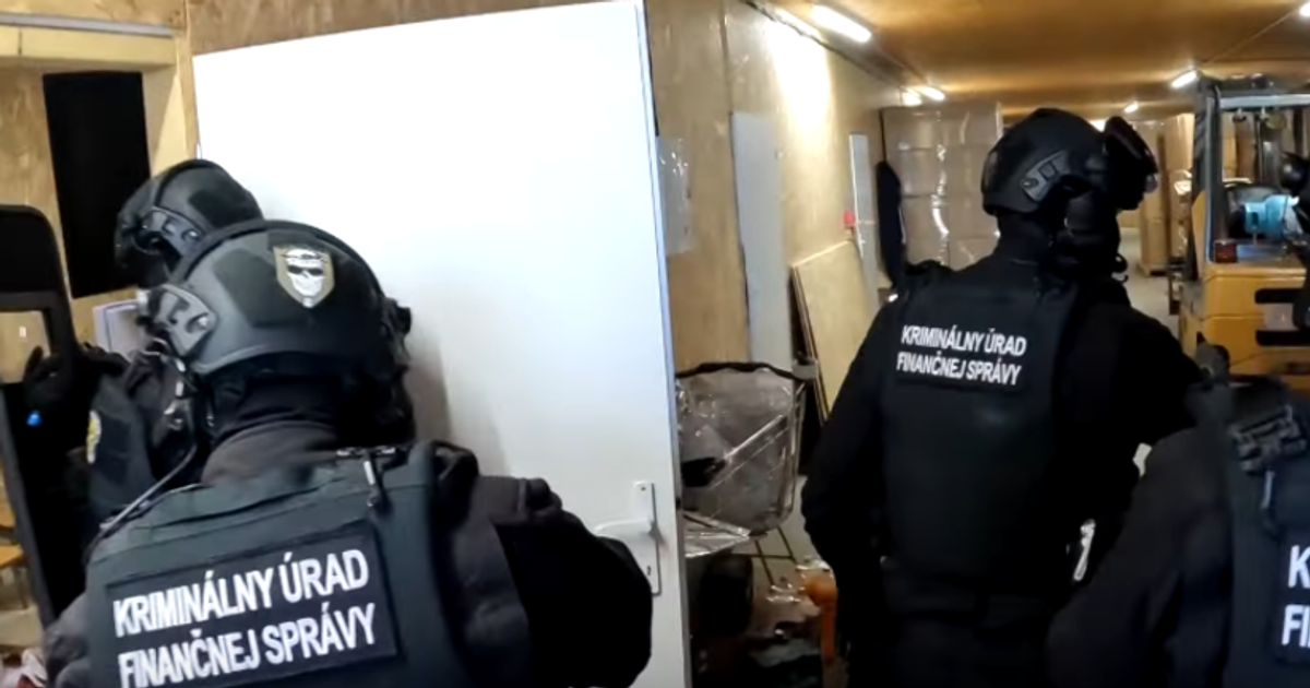 Akcia Simultor Kriminalisti v Banskobystrickom kraji sa zamerali na obchodnkov s luxusnmi autami