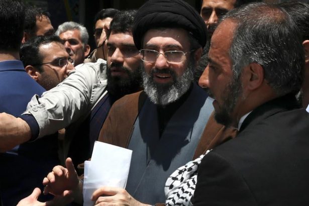 Blizky vychod Online Novym najvyssim duchovnym vodcom Iranu sa stal Modztaba Chamenei