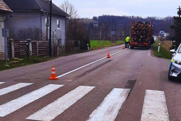 Dieta na priechode zrazila nakladna doprava nalozena drevom do nemocnice ho prevazali vrtulnikom