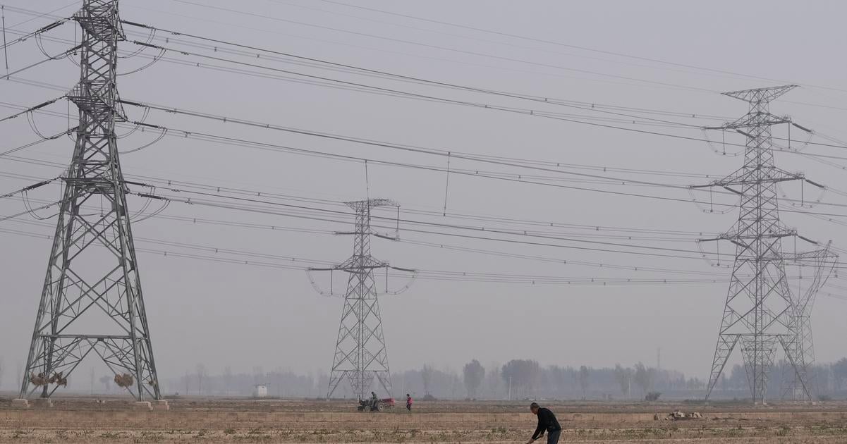 Fico kritizuje trh EU s elektrinou Podpori zastropovanie emisnych povoleniek