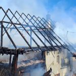 Hasici mali pracovnu sobotu v okrese horeli dva domy Dve osoby skoncili v nemocnici