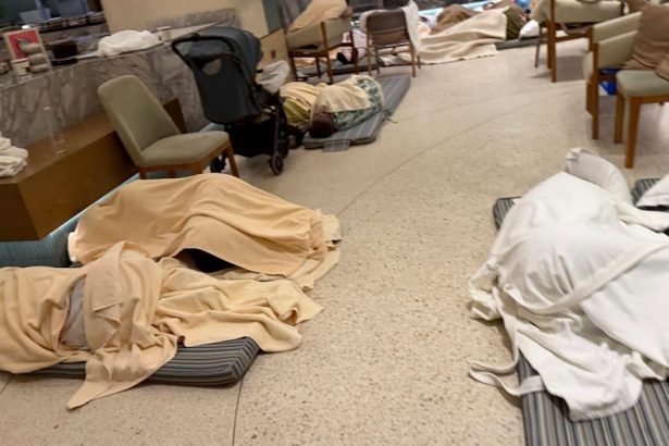 Ich hotel zasiahla dron styri noci stravili v ukryte Pasazieri stvrtkoveho letu sa obavaju hejtovania na internete