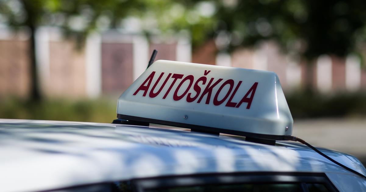 Instruktori autoskool by nemali prist o opravnenie ak po dvoch rokoch neabsolvuju doskolovaci kurz