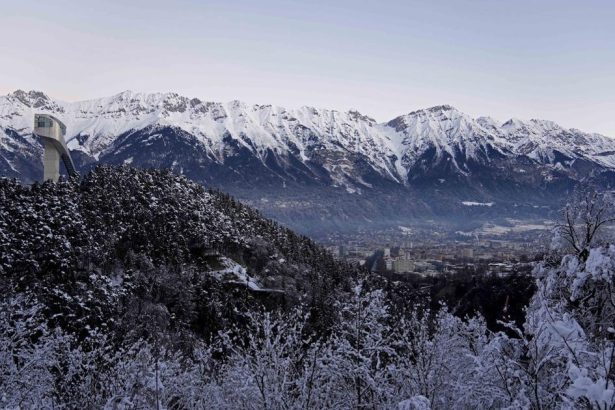 Lavin zabila dvoch lyziarov v Taliansku