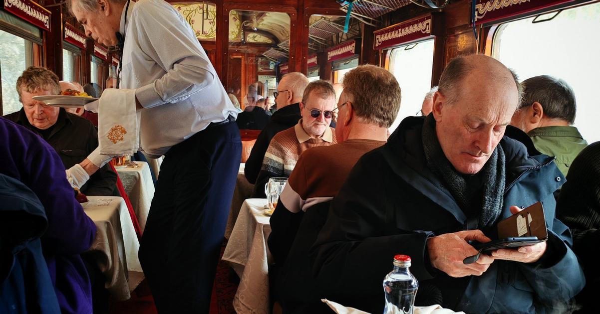 Lesk dreva dobovy porcelan noblesa Cestujte v case s Moravskym Orient