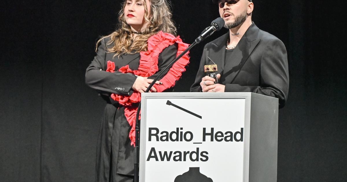 Liska z kapely Fallgrapp Necakal som ze cele odovzdavanie Radiohlav stiahnu a cenzuruju