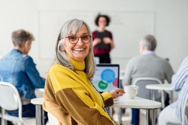 Na Univerzitu tretieho veku nie su prijimacie skusky staci mat maturitu vek a zaplatit skolne