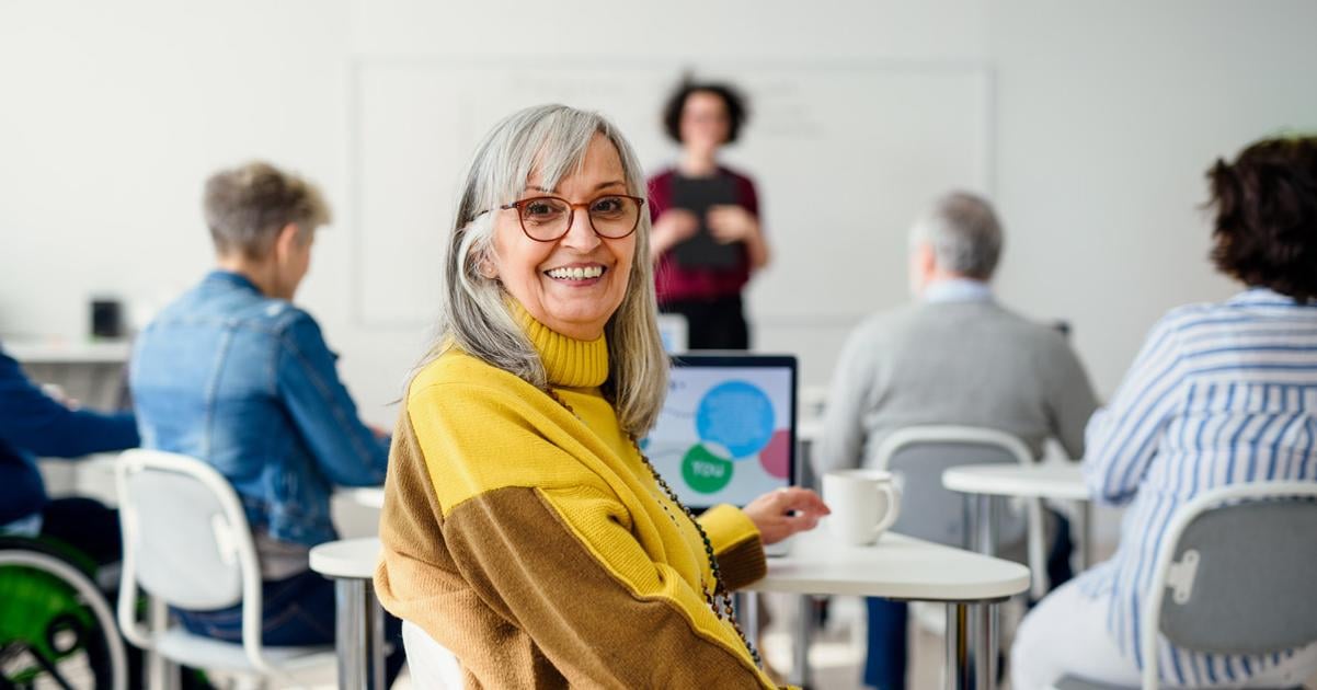 Na Univerzitu tretieho veku nie su prijimacie skusky staci mat maturitu vek a zaplatit skolne