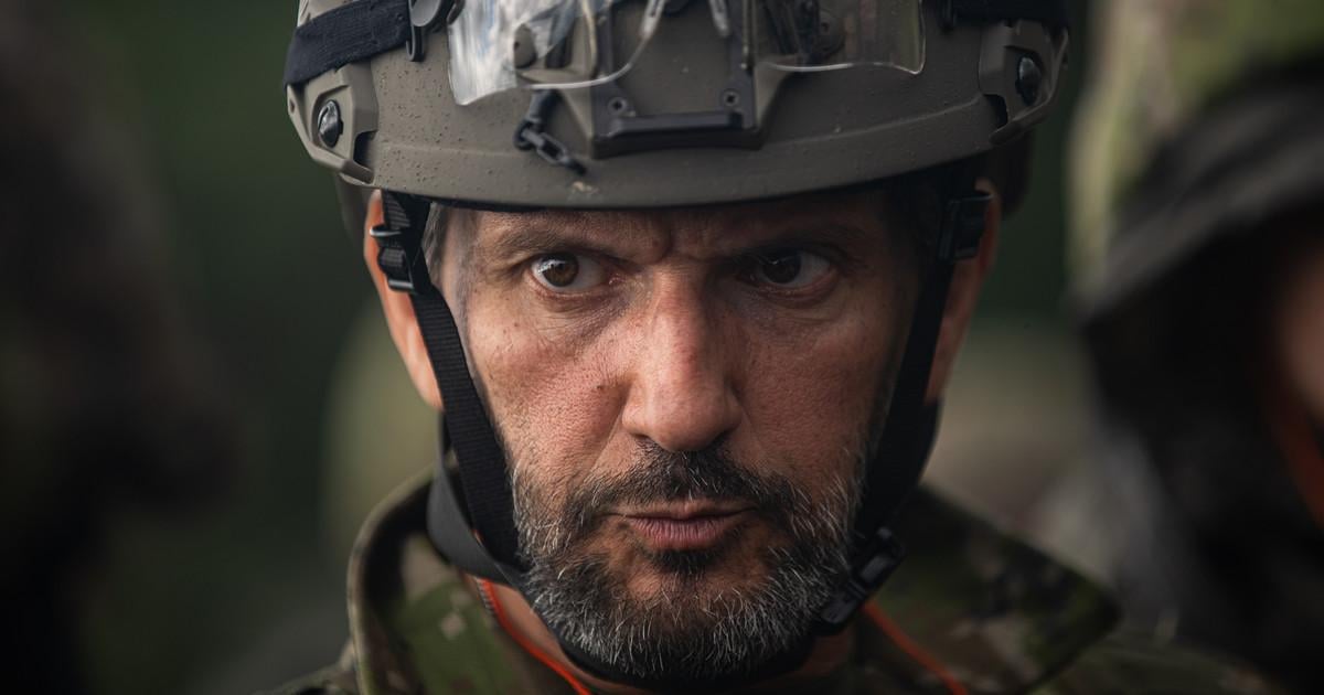 Odhalili peniazovod medzi Prahou a Bratislavou Hracmi su zbrojar Strnad a minister obrany Kalinak