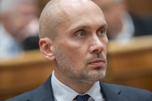 Opozicia kritizuje vystupenie premiera na parlamentnom vyboru