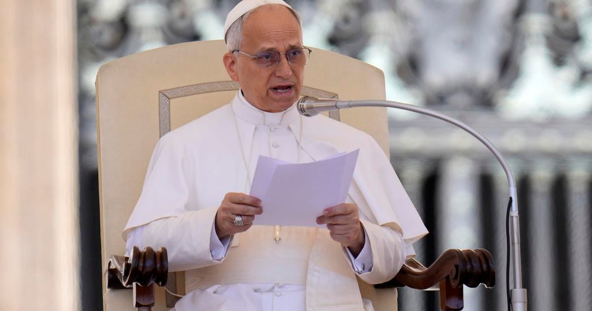 Papez Lev XIV sa presahuje do bytu v Apostolskom palaci