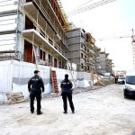 Policia v ramci akcie skontrolovala v Bratislave dve staveniska a takmer 80 osob