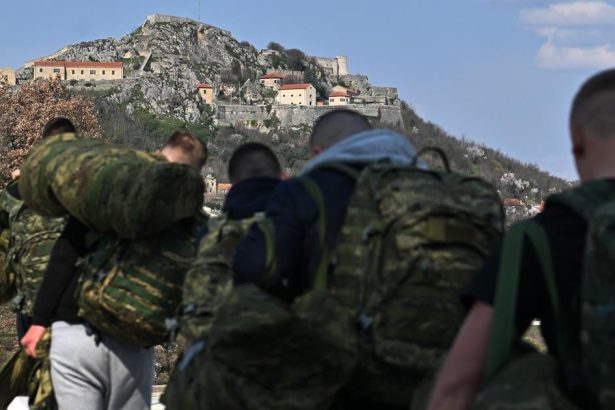 Povinna vojenska sluzba je spat Tinedzerov odvadzaju v Chorvatsku dalsie krajiny to zvazuju