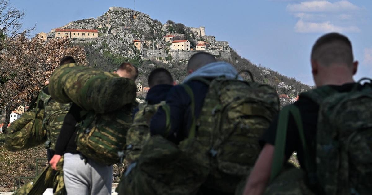 Povinna vojenska sluzba je spat Tinedzerov odvadzaju v Chorvatsku dalsie krajiny to zvazuju