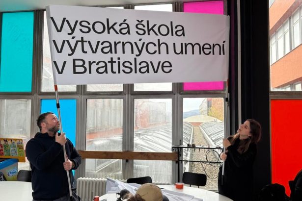 Protestny pochod Nespokojna kulturna obec opat vychadza do ulic