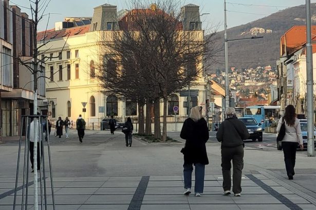 Radnica oznamuje predlzenie pesej zony a vyhlasila sutaz Dopravu v centre to vsak neovplyvni