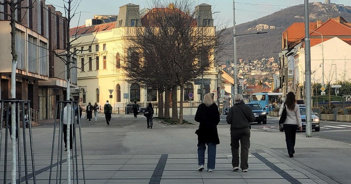 Radnica oznamuje predlzenie pesej zony a vyhlasila sutaz Dopravu v centre to vsak neovplyvni