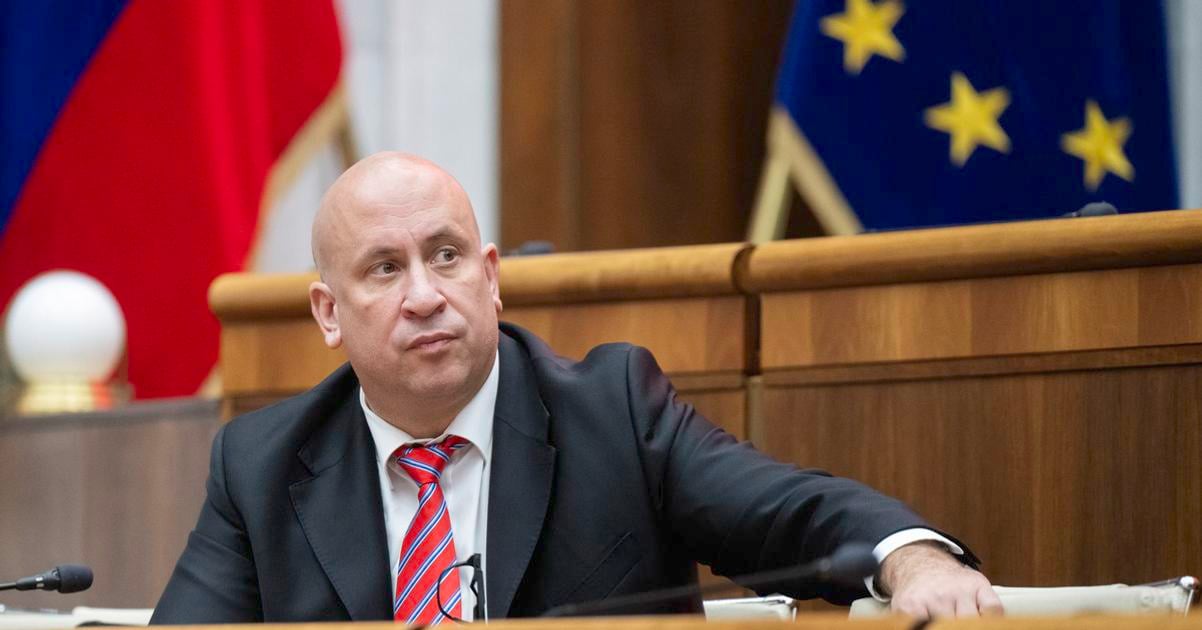 Raz sa o kandidature na primatora Bratislavy rozhodne po majovom prieskume