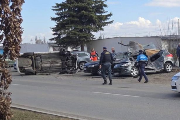 Sokujuce okamih na sidlisku Vodic znicil tri zaparkovane aut a